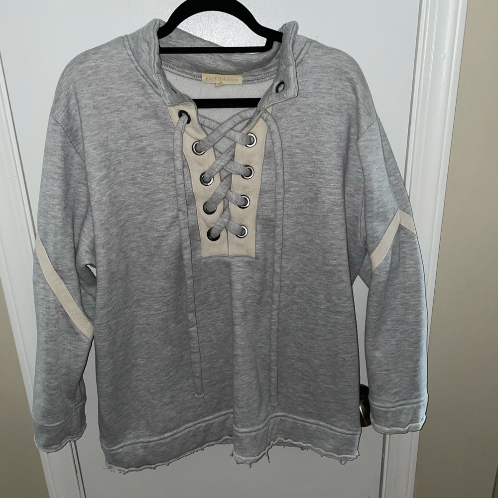 Lace-up sweatshirt